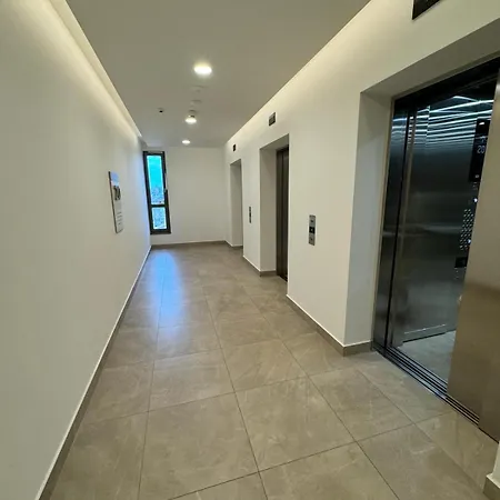 Apartment The Gates 2001