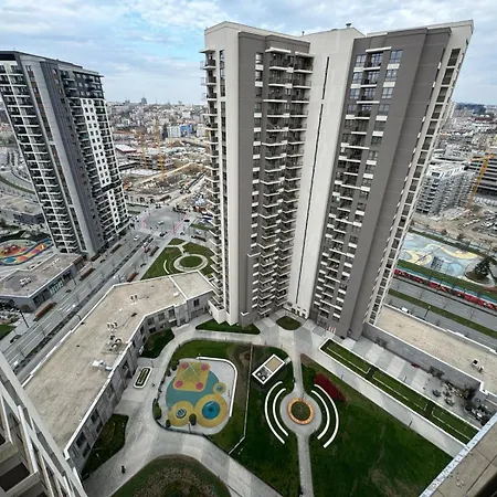 Apartment The Gates 2001 *