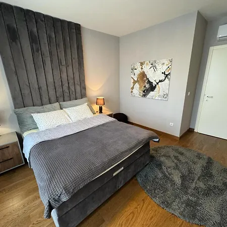 The Gates 2001 Apartment